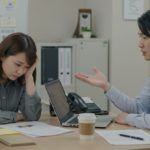 被害者意識が強い女性への対処法！職場での付き合い方と心理の理解